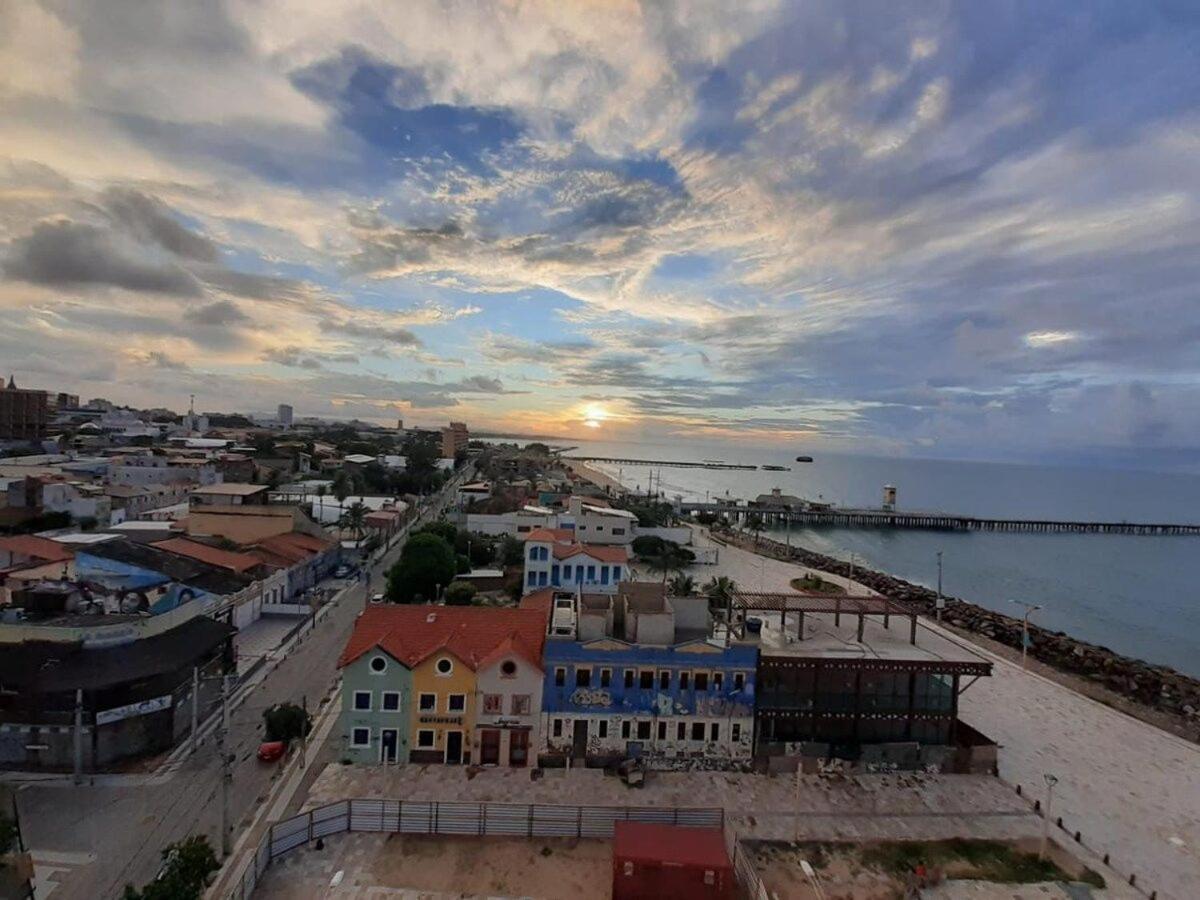 605 Flat Mobiliado Com Vista Lateral Mar Na Praia De Iracema Com Ventilador フォルタレザ エクステリア 写真